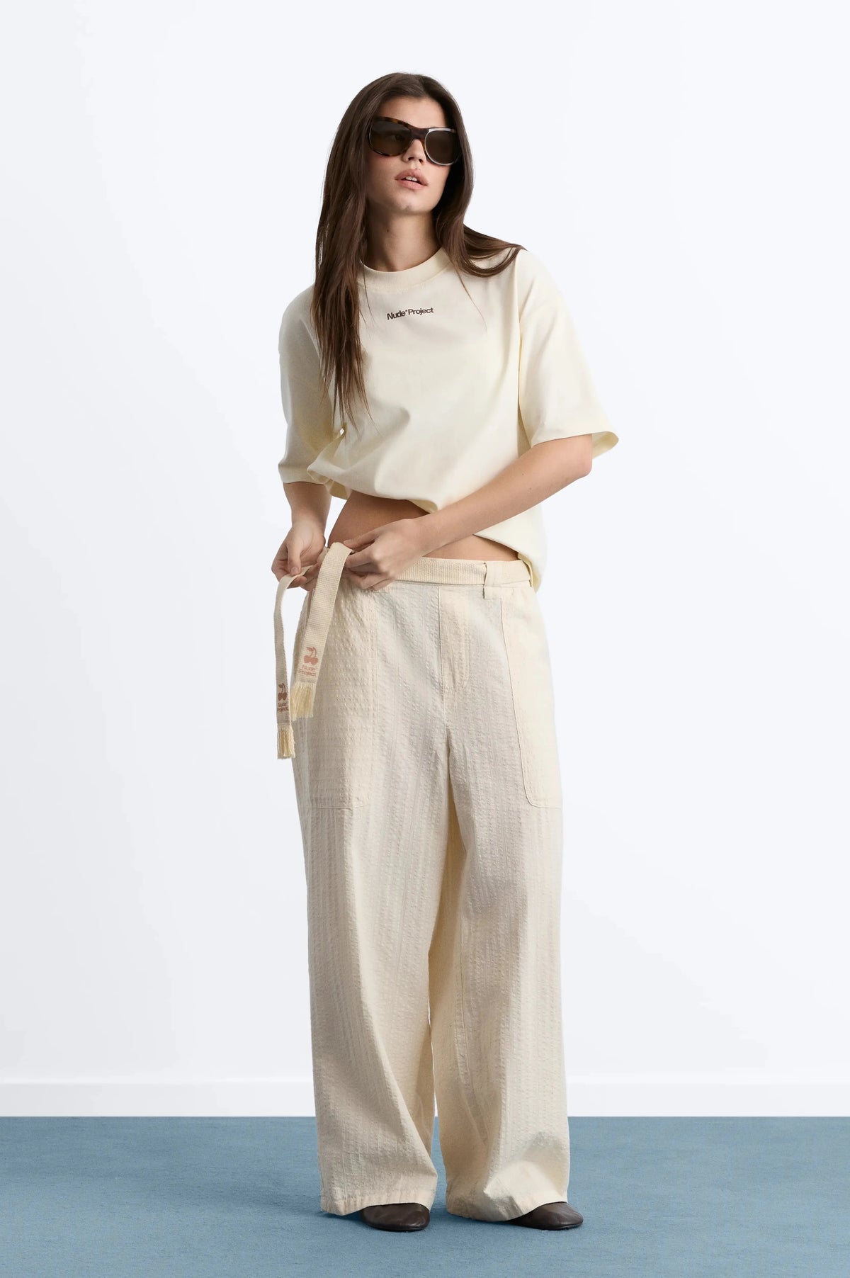 WOMAN [Model is 175.25 cm / 5’9” wearing size S]