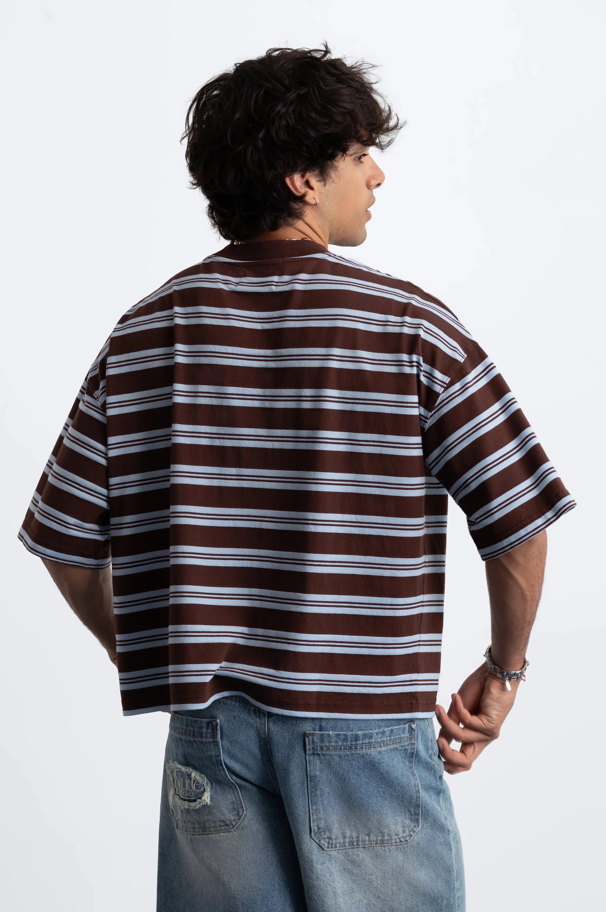 MAN [Model is 187cm / 6’2” wearing size M]