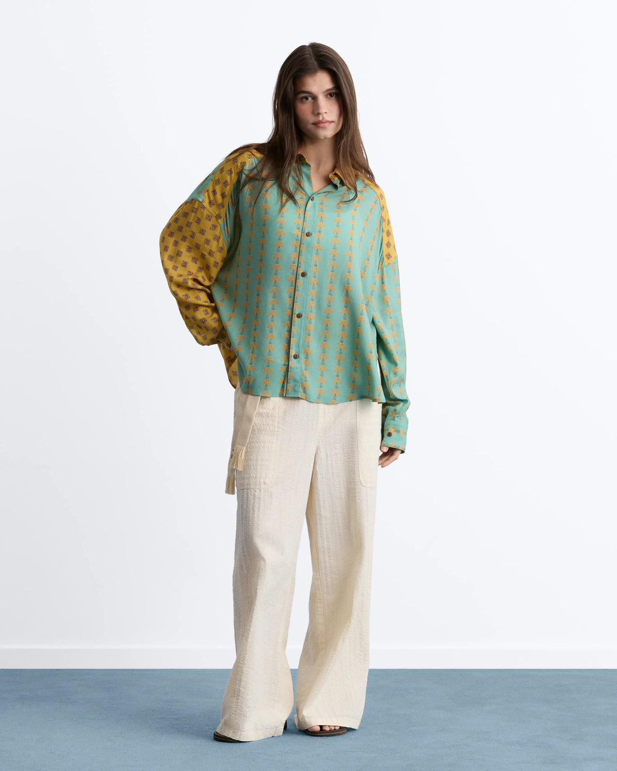 WOMAN [Model is 175.25 cm / 5’9” wearing size S]