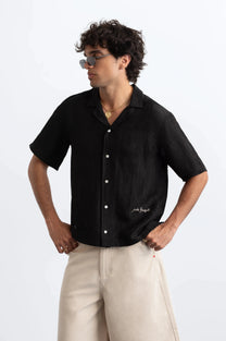 MAN [Model is 187cm / 6’2” wearing size M]