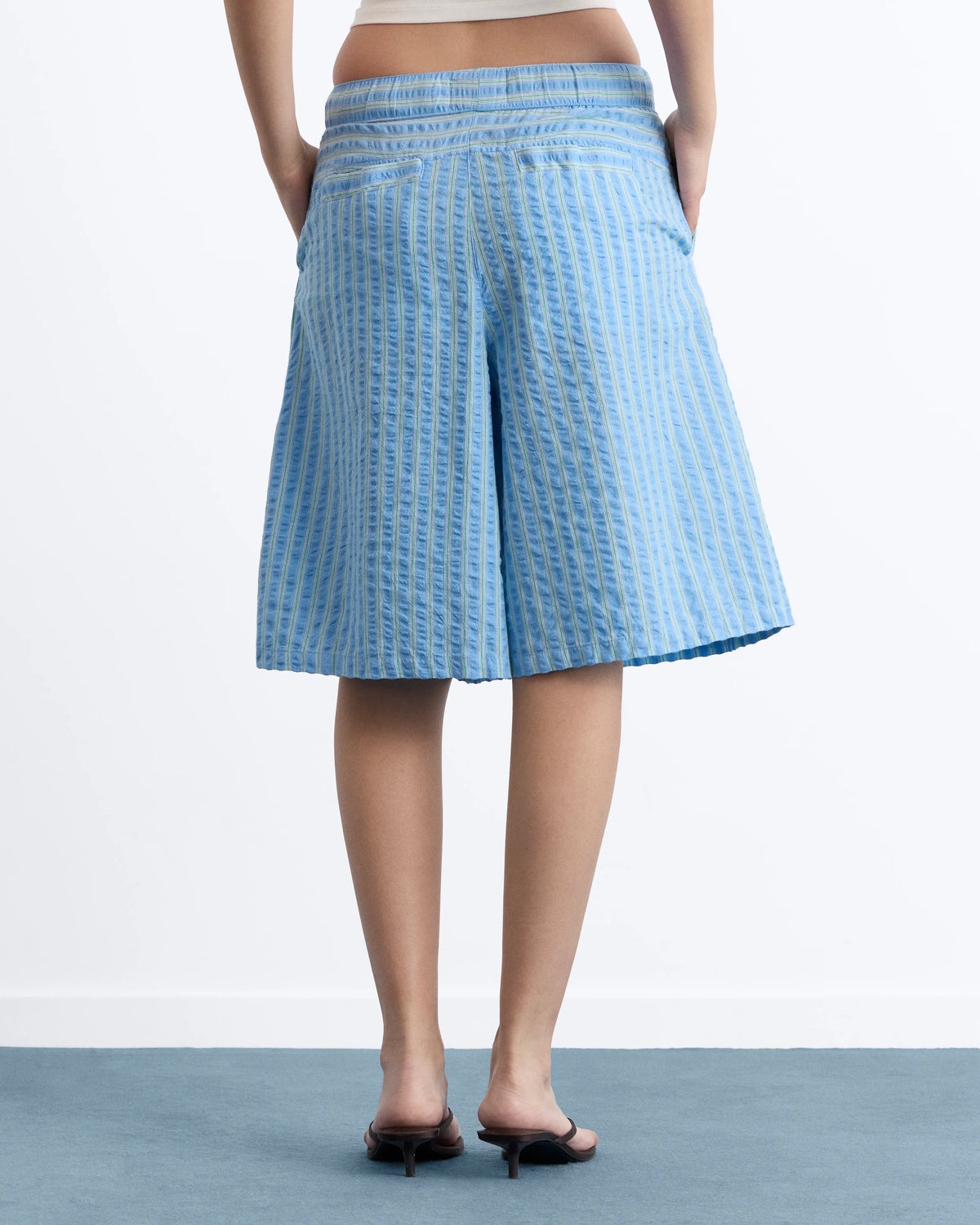 WOMAN [Model is 176 cm / 5’9” wearing size S]