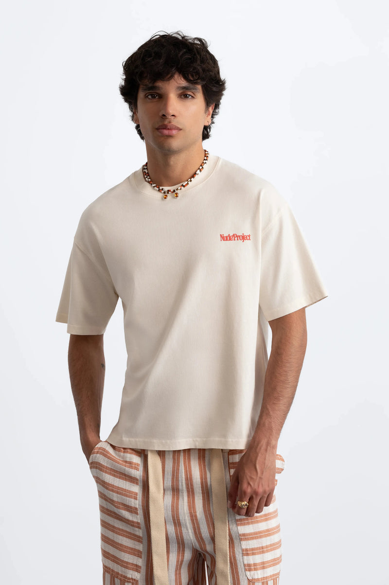 MAN [Model is 187cm / 6’2” wearing size M]