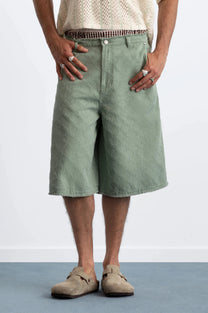 MAN [Model is 187cm / 6’2” wearing size M]