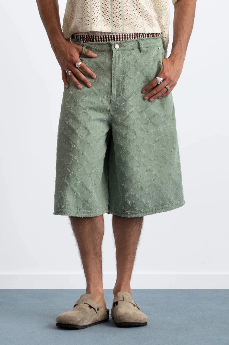 MAN [Model is 187cm / 6’2” wearing size M]