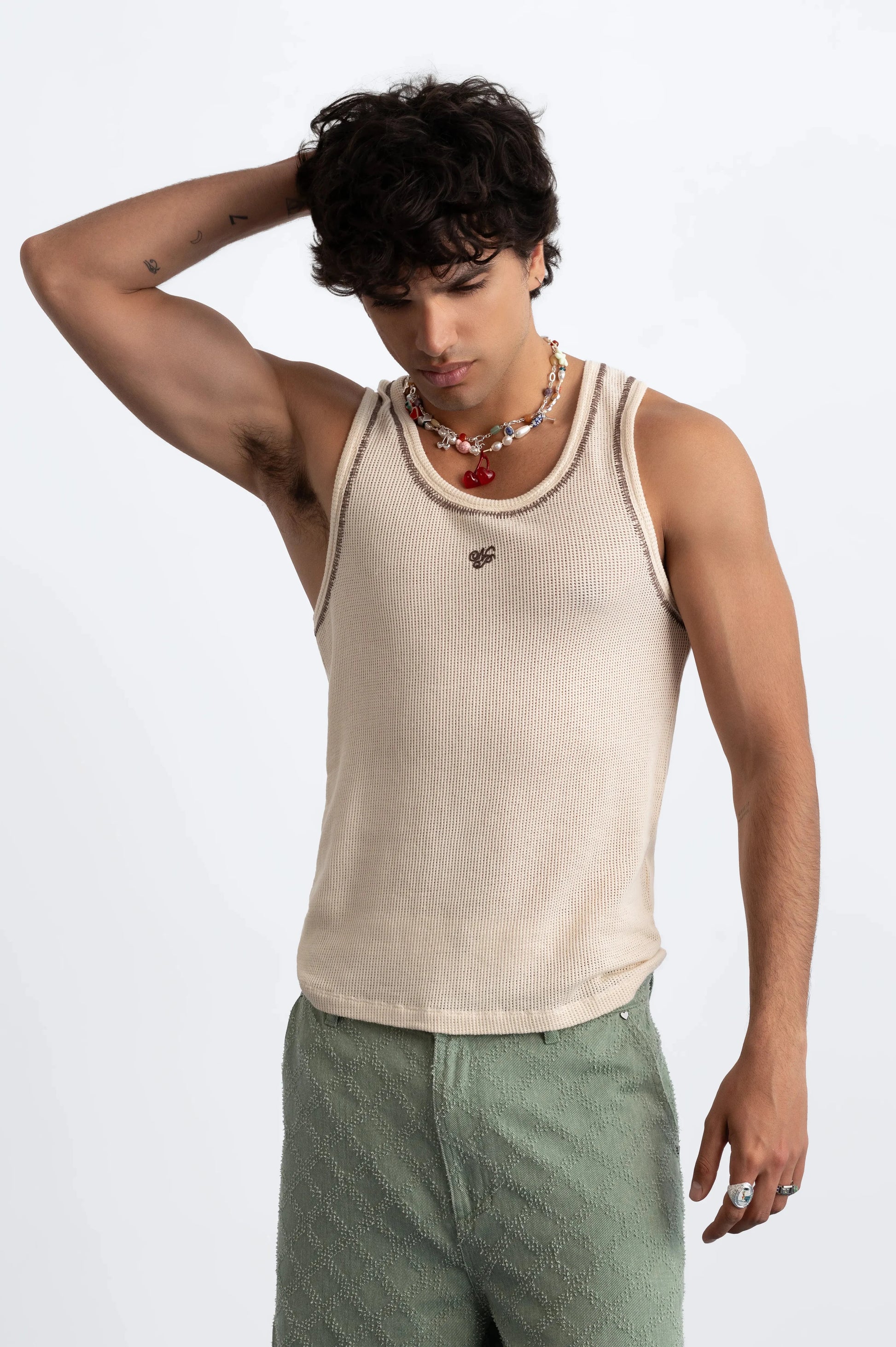 MAN [Model is 187cm / 6’2” wearing size M]