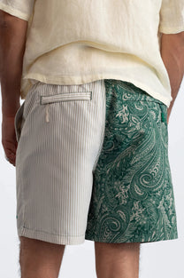 MAN [Model is 187cm / 6’2” wearing size M]