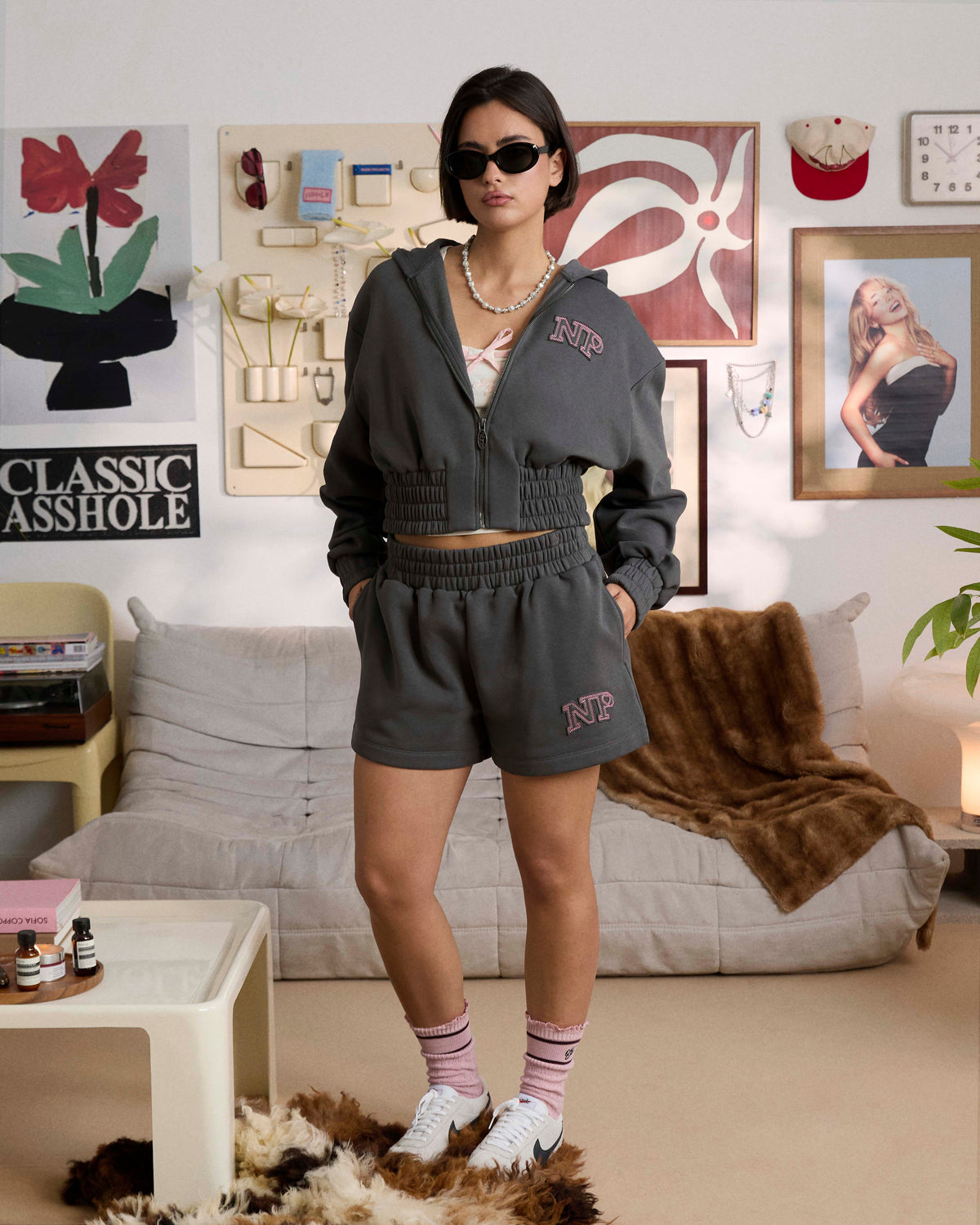 [Model is 173cm/5'8 wearing size S]