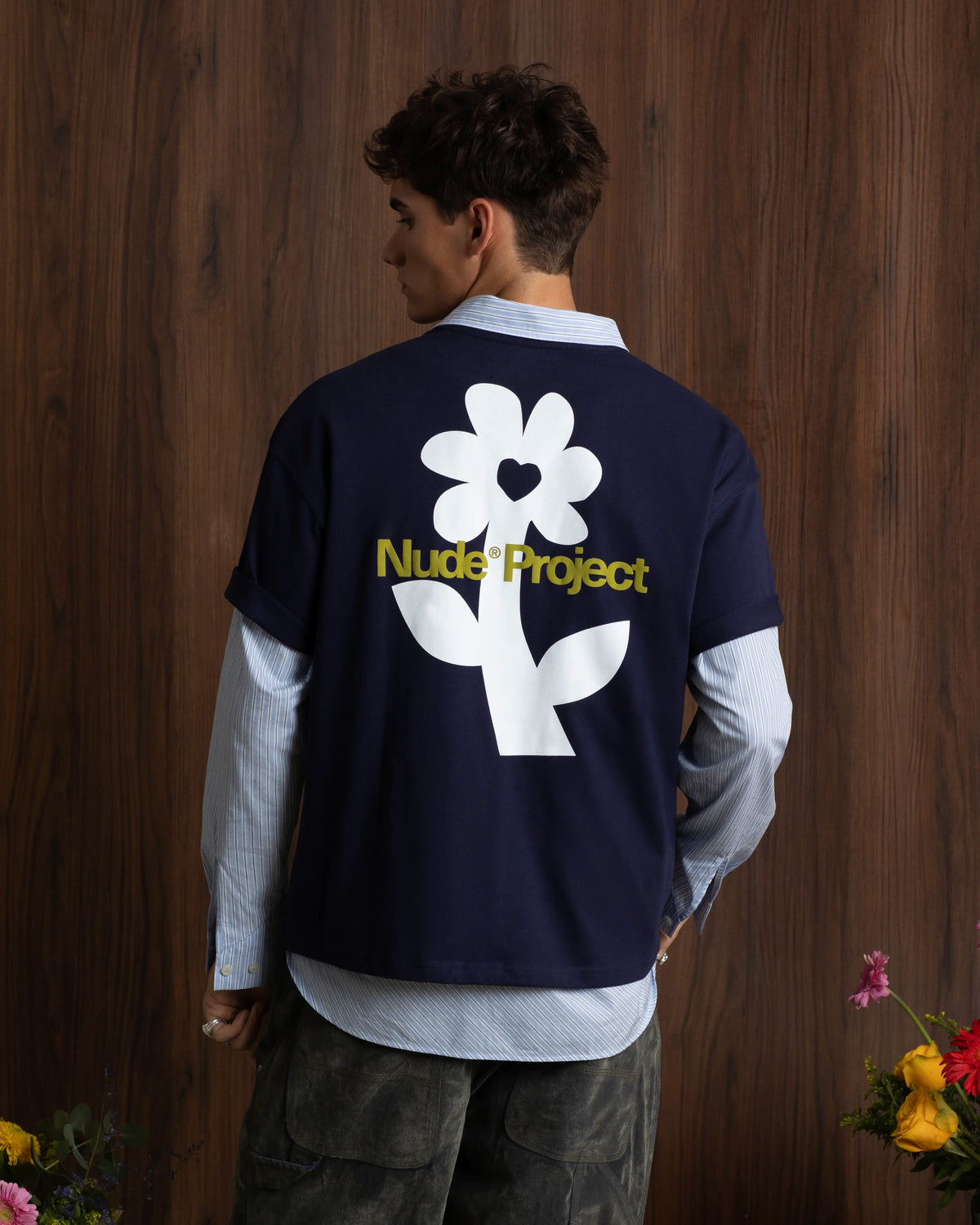 MAN [Model is 1.85 m / 6’1” wearing size M]