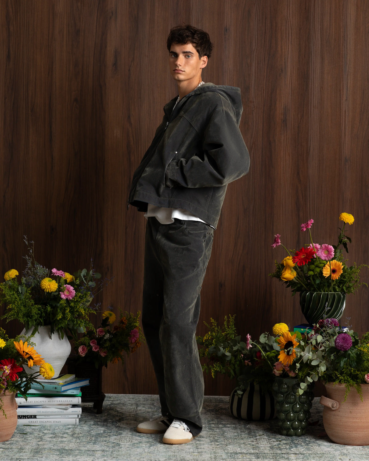 MAN [Model is 1.85 m / 6’1” wearing size M]