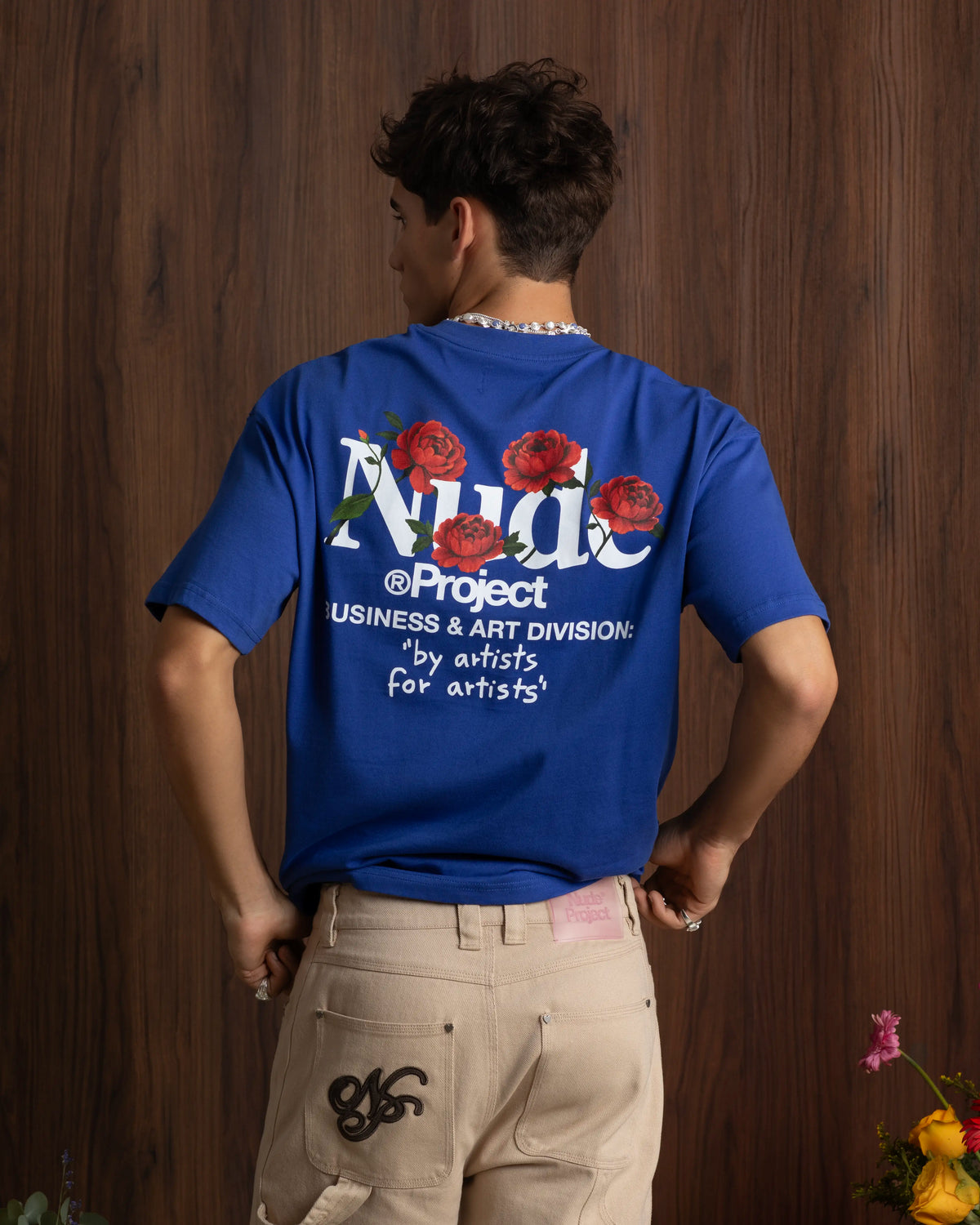 MAN [Model is 1.85 m / 6’1” wearing size M]