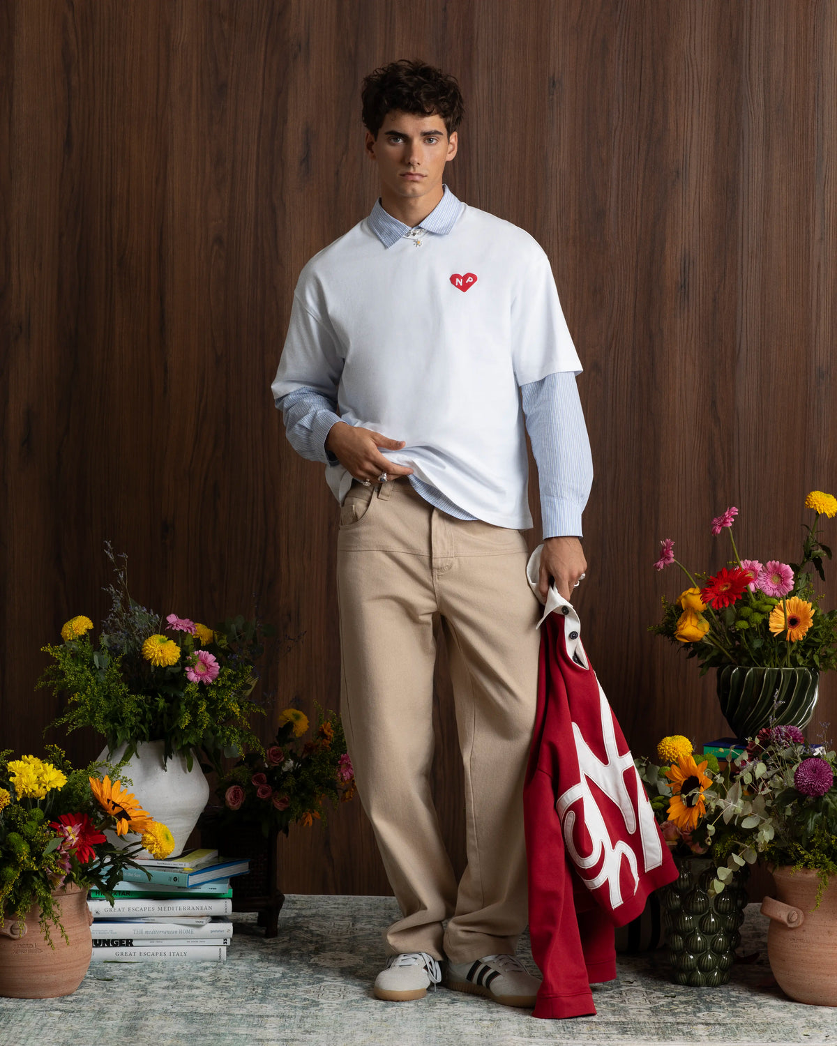 MAN [Model is 1.85 m / 6’1” wearing size M]