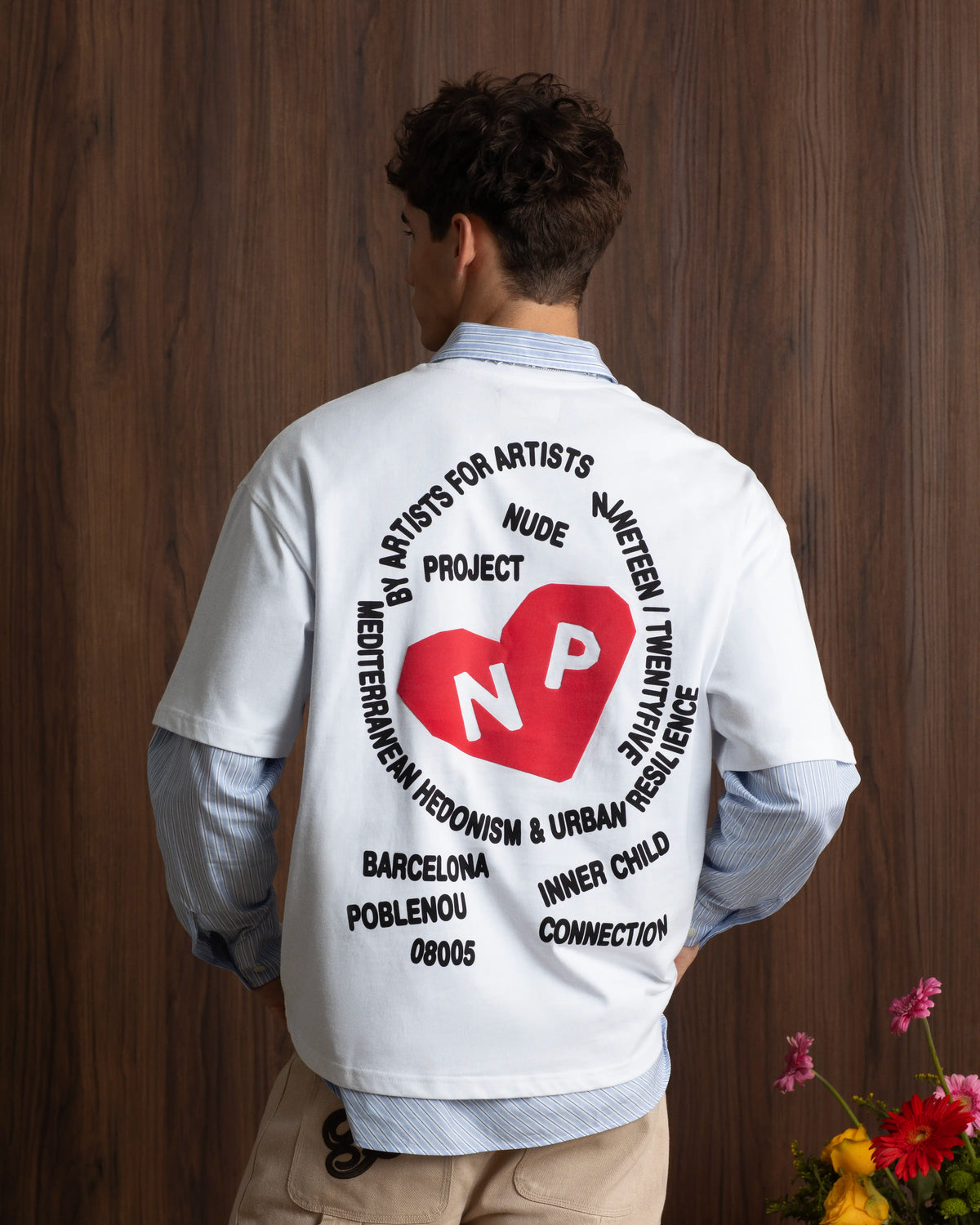 MAN [Model is 1.85 m / 6’1” wearing size M]