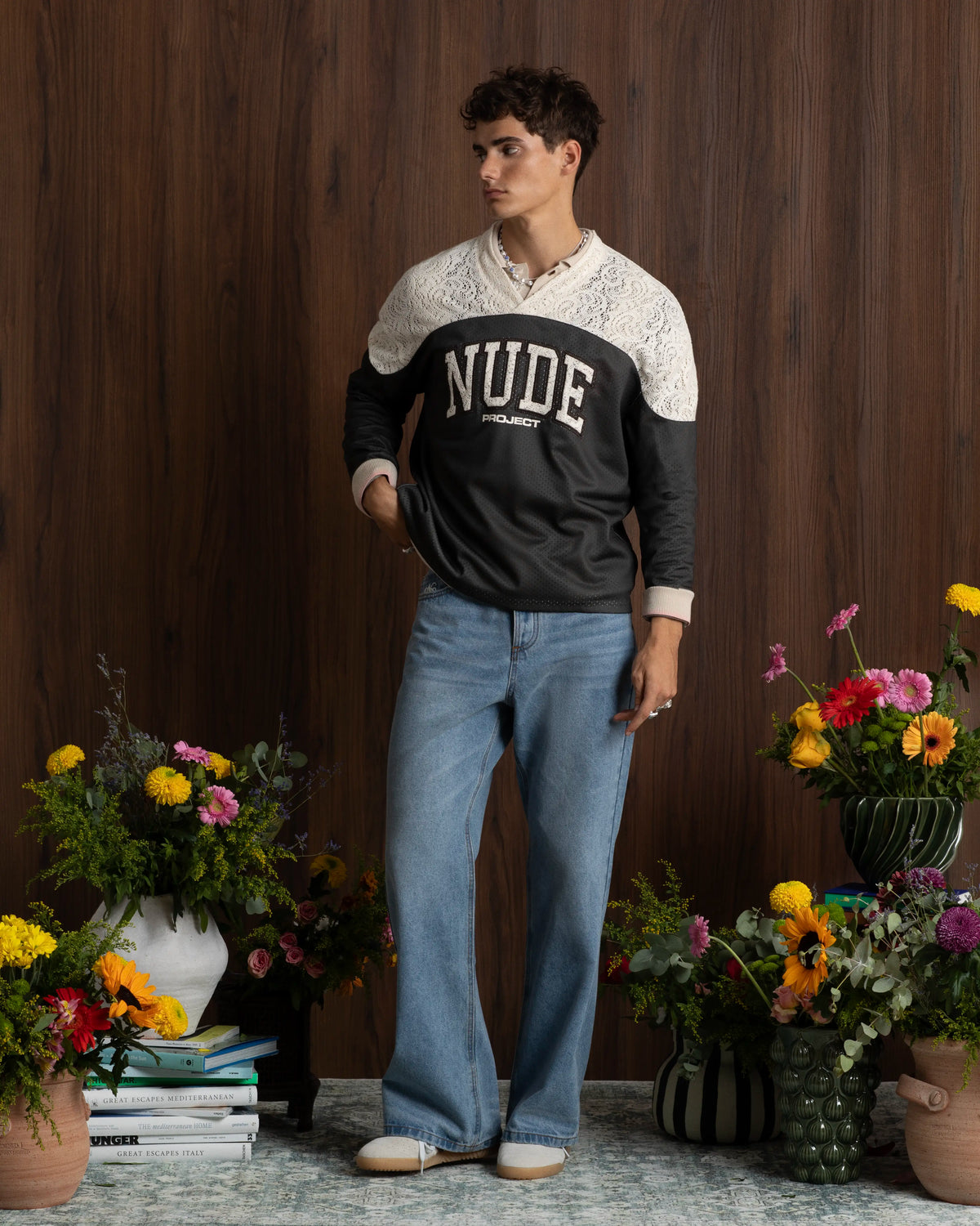 MAN [Model is 1.85 m / 6’1” wearing size M]