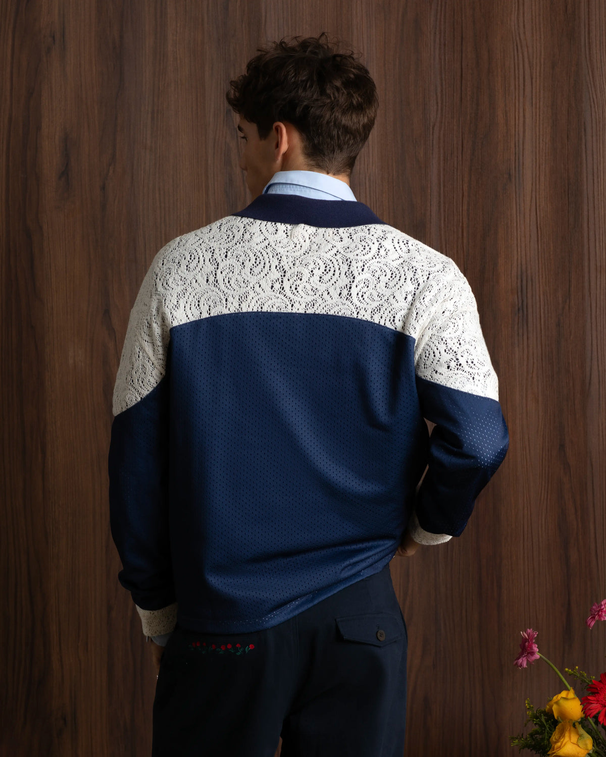 MAN [Model is 1.85 m / 6’1” wearing size M]