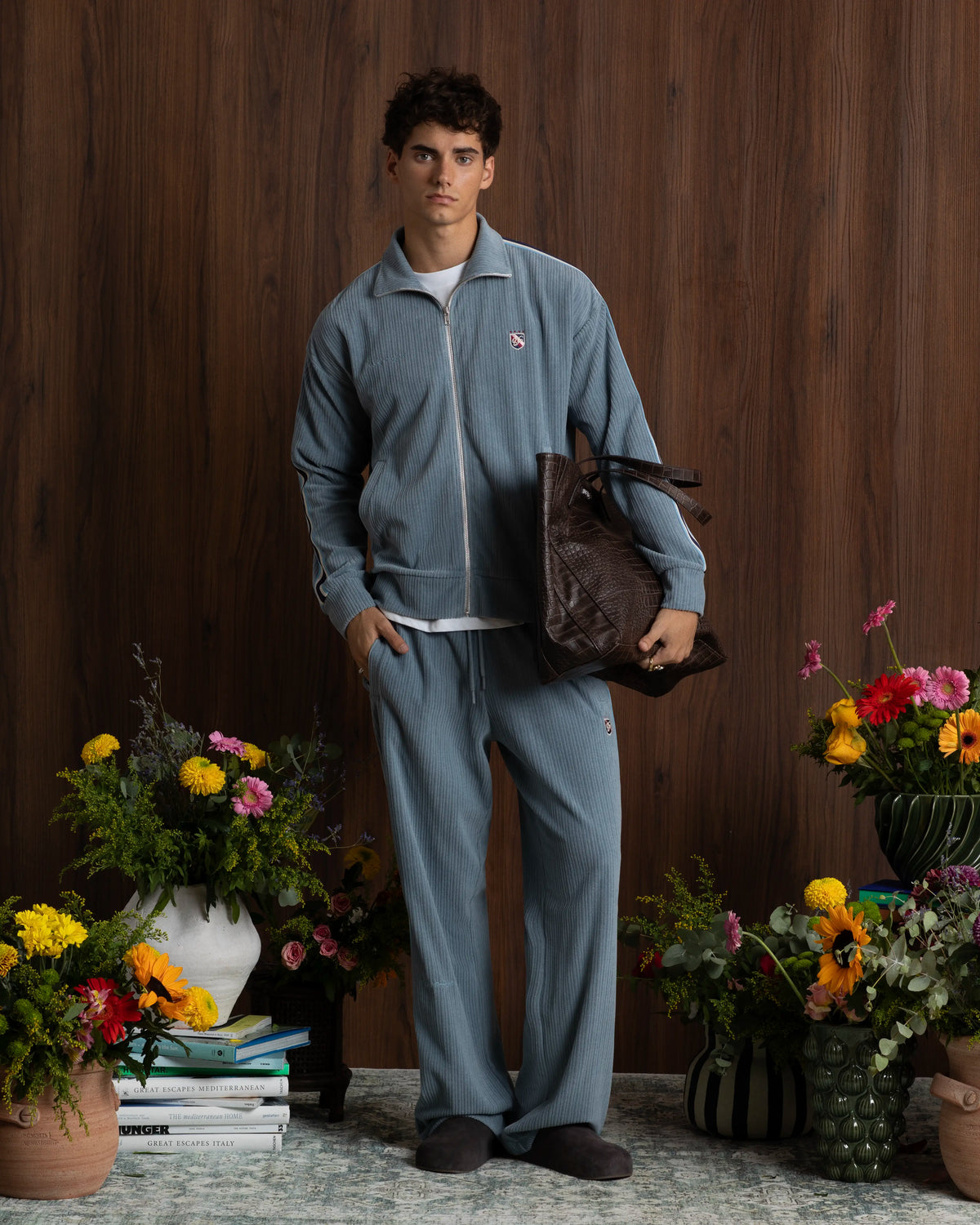 MAN [Model is 1.85 m / 6’1” wearing size M]