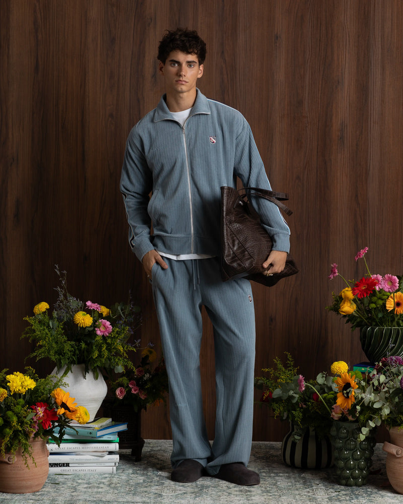 MAN [Model is 1.85 m / 6’1” wearing size M]