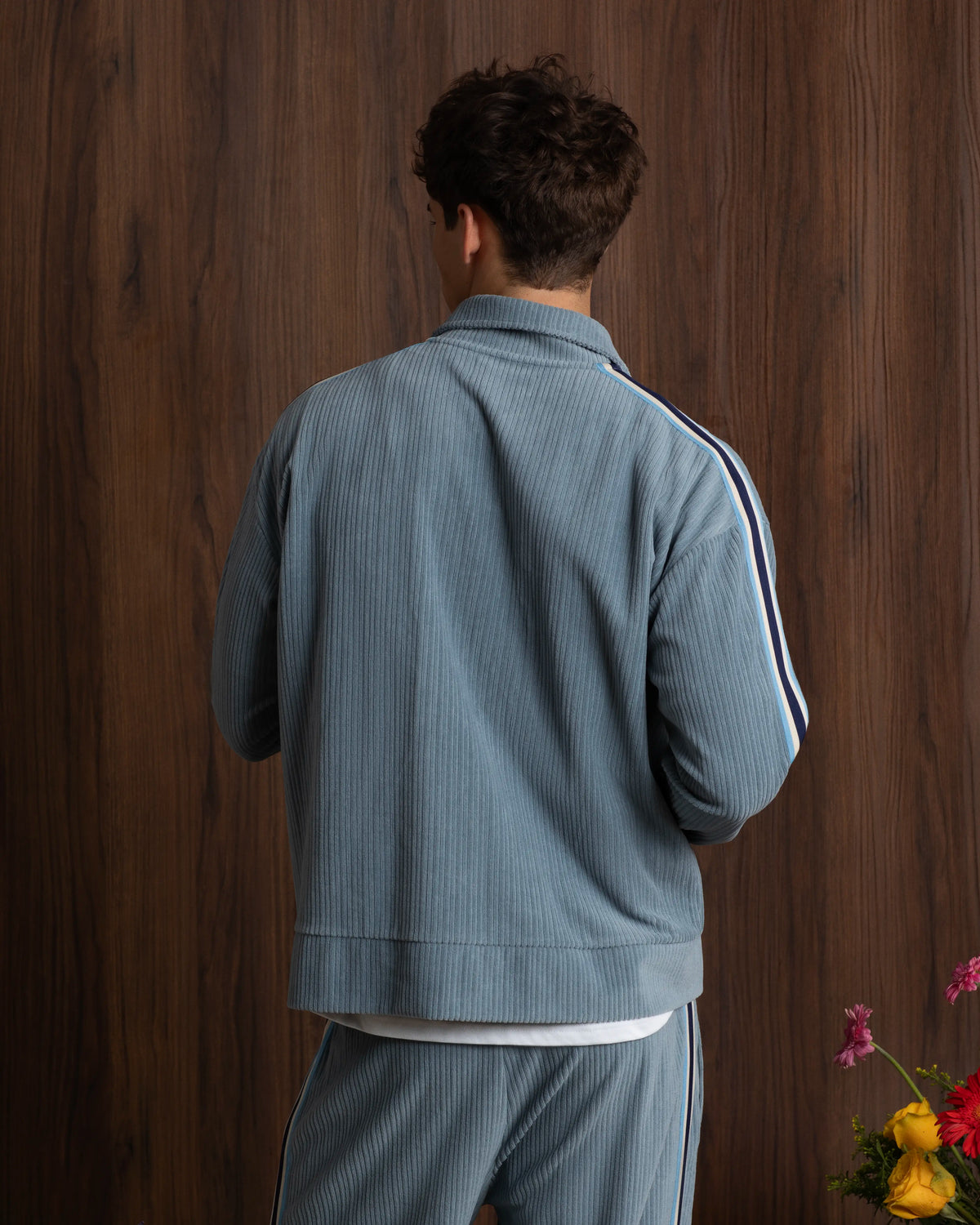 MAN [Model is 1.85 m / 6’1” wearing size M]