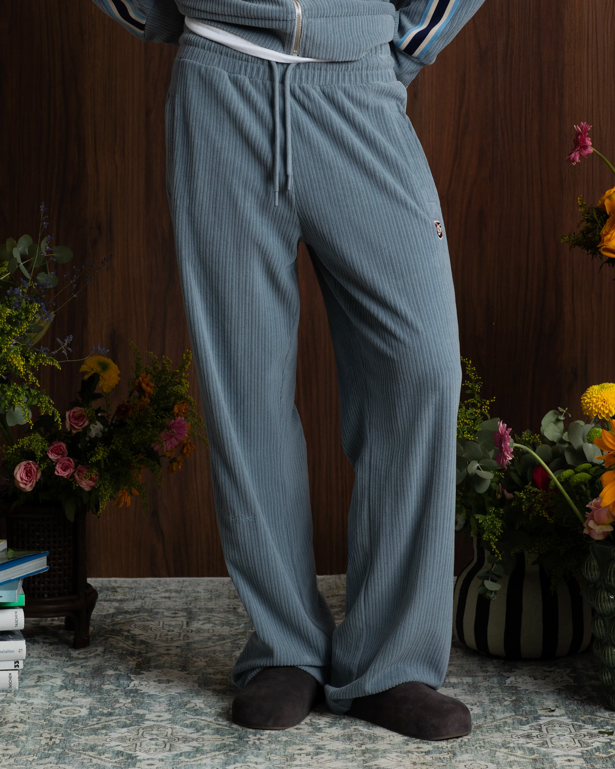 MAN [Model is 1.85 m / 6’1” wearing size M]