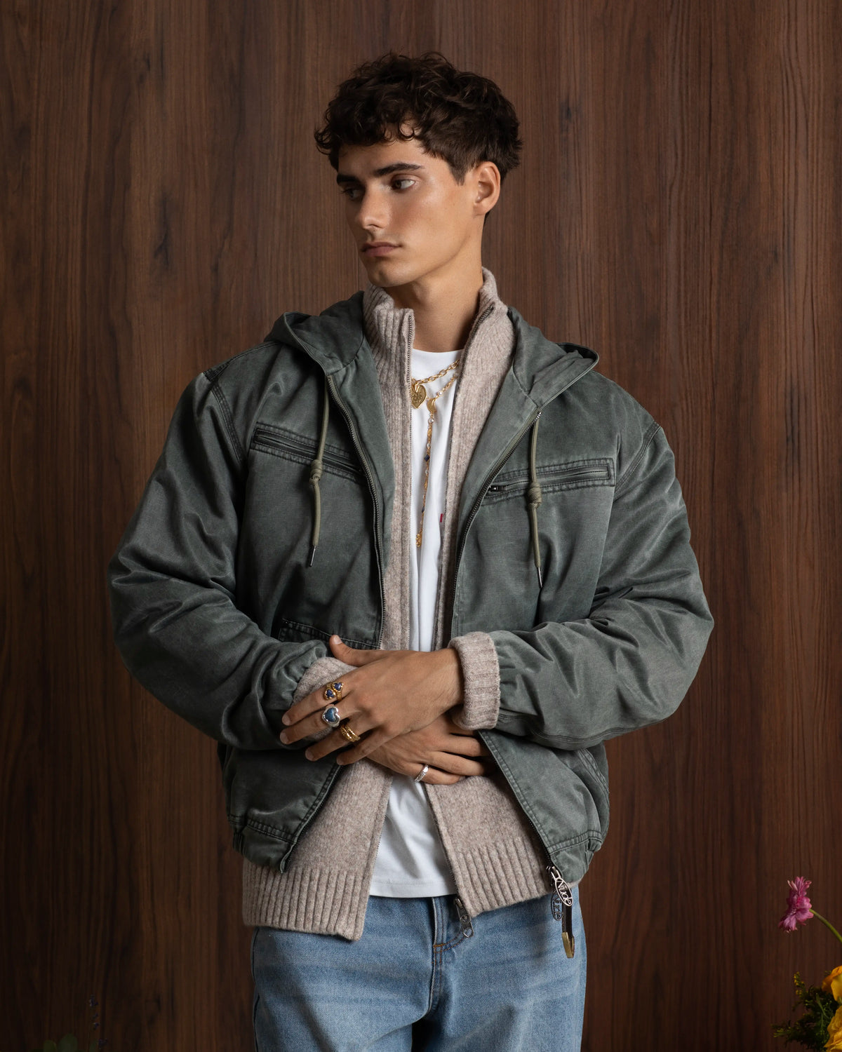 MAN [Model is 1.85 m / 6’1” wearing size M]