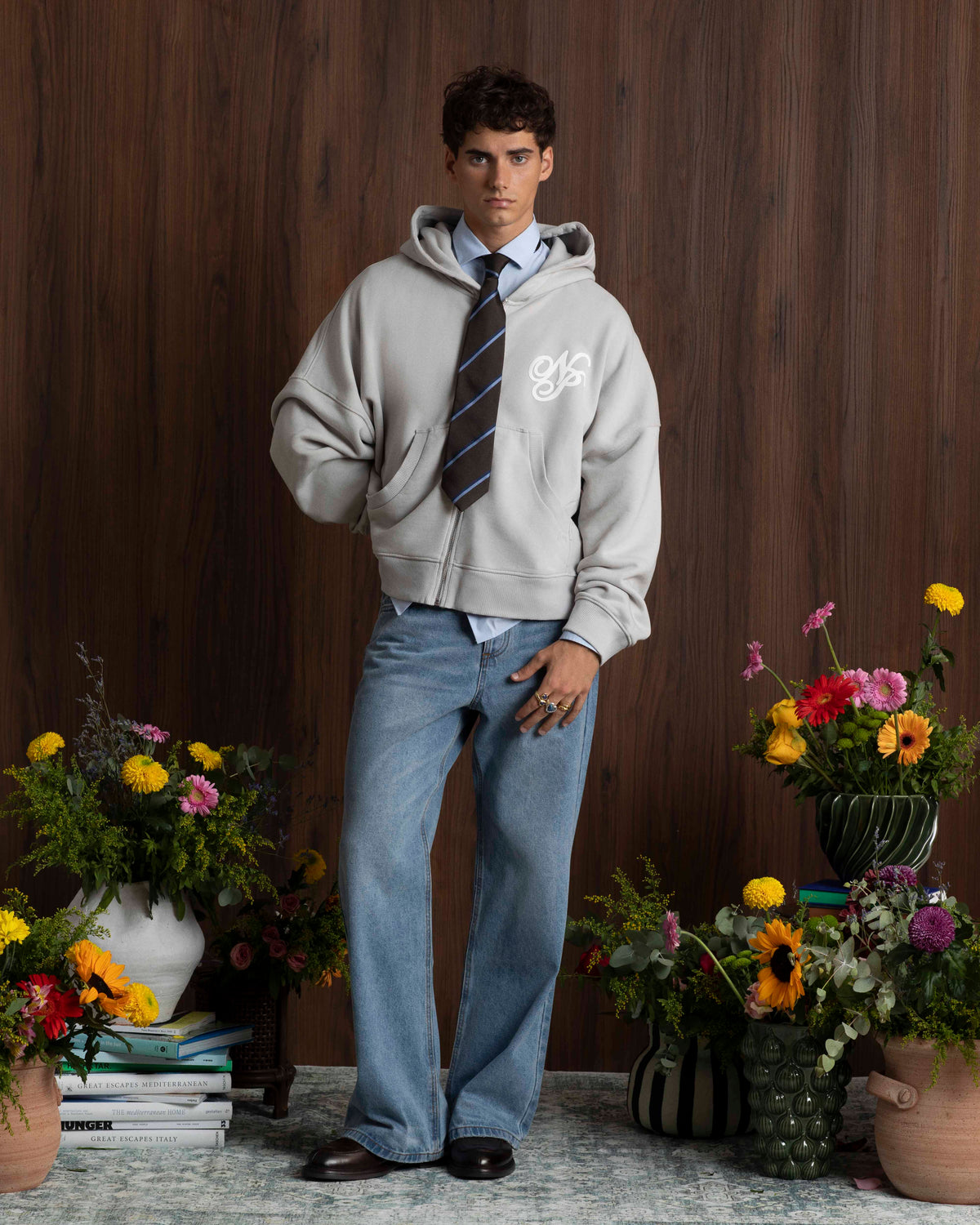 MAN [Model is 1.85 m / 6’1” wearing size M]