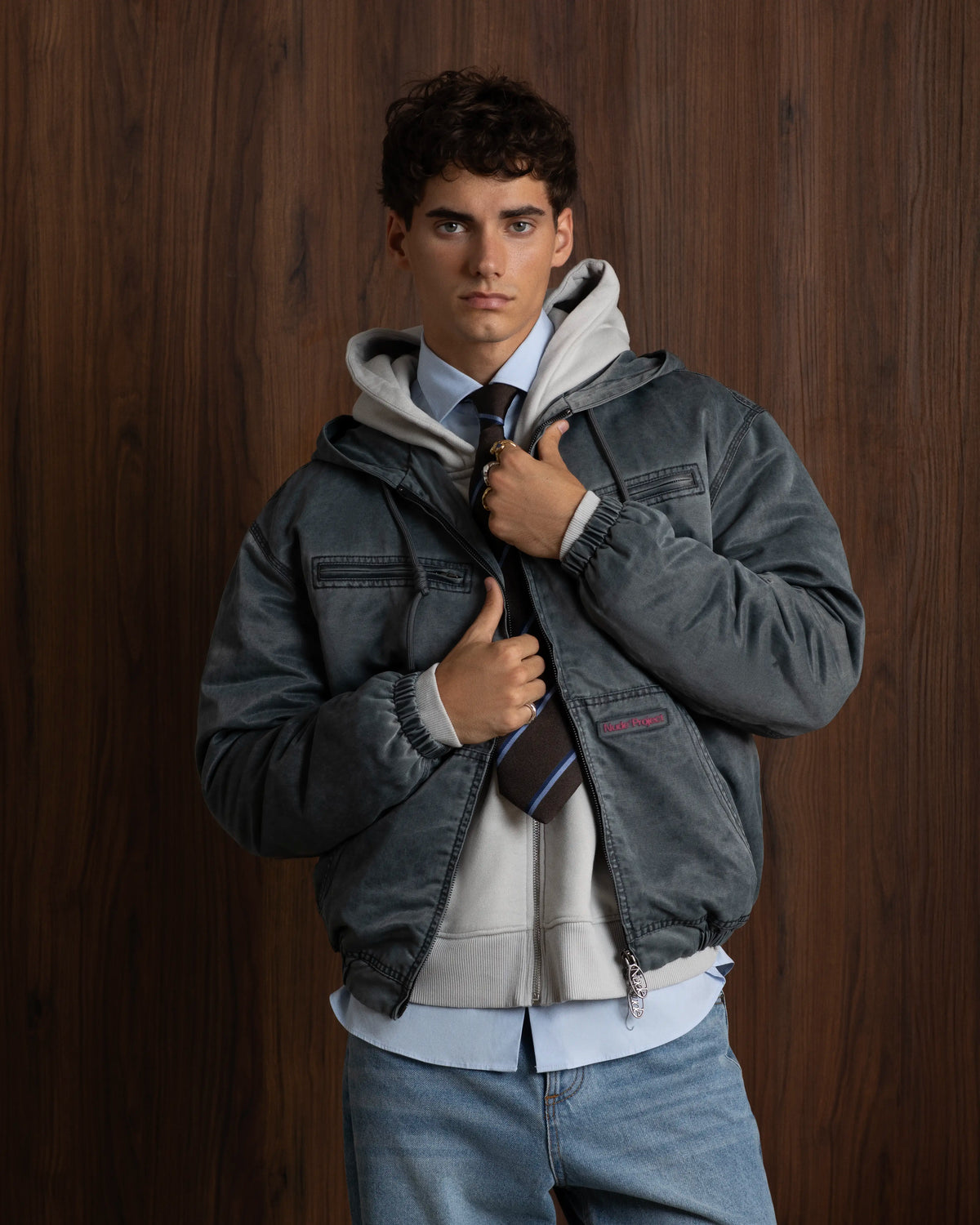 MAN [Model is 1.85 m / 6’1” wearing size M]