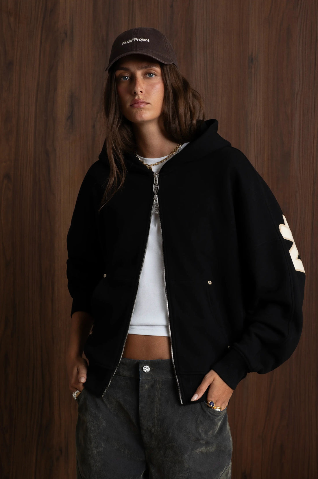 WOMAN [Model is 1.82 m / 5’11" wearing size M]