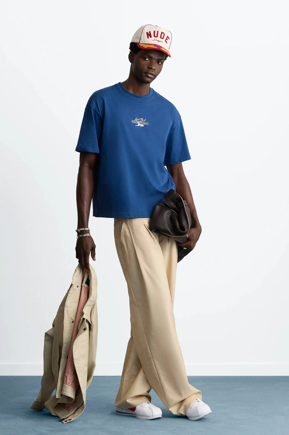 MAN [Model is 188 cm / 6’2” wearing size M]