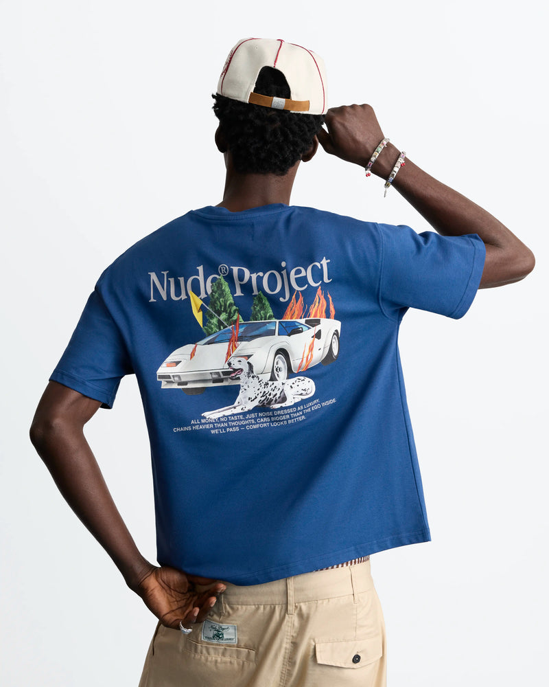 MAN [Model is 188 cm / 6’2” wearing size M]