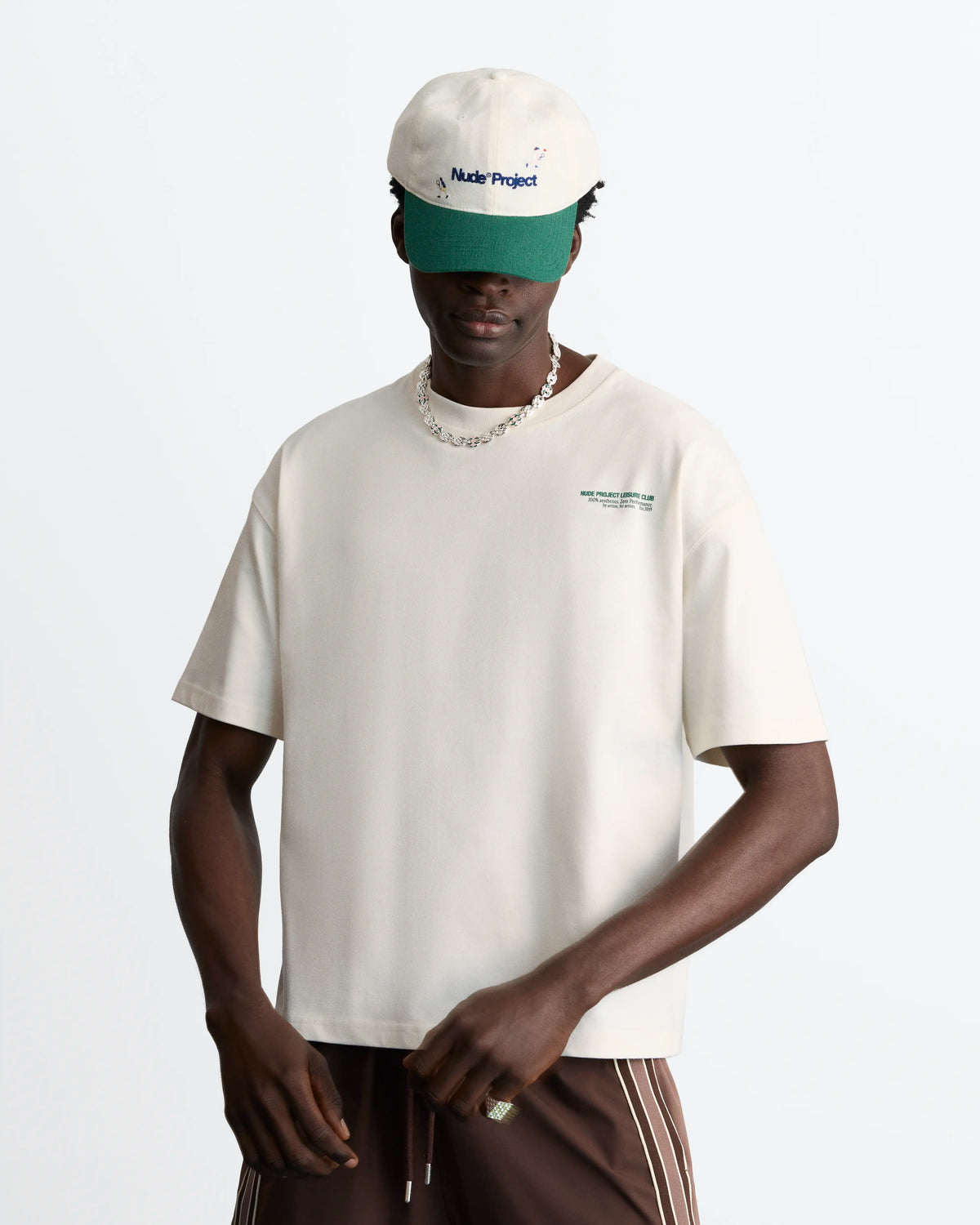 MAN [Model is 188 cm / 6’2” wearing size M]