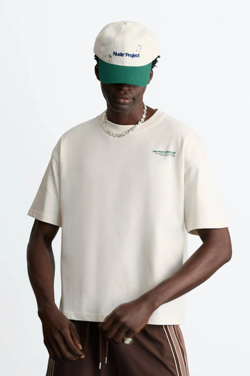 MAN [Model is 188 cm / 6’2” wearing size M]