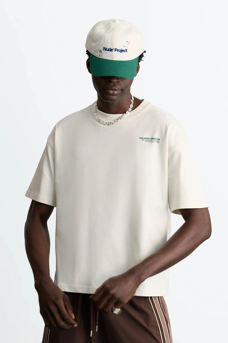 MAN [Model is 188 cm / 6’2” wearing size M]