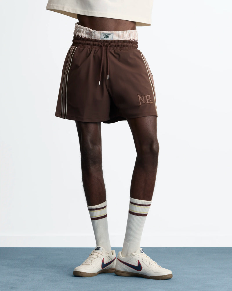 MAN [Model is 188 cm / 6’2” wearing size M]