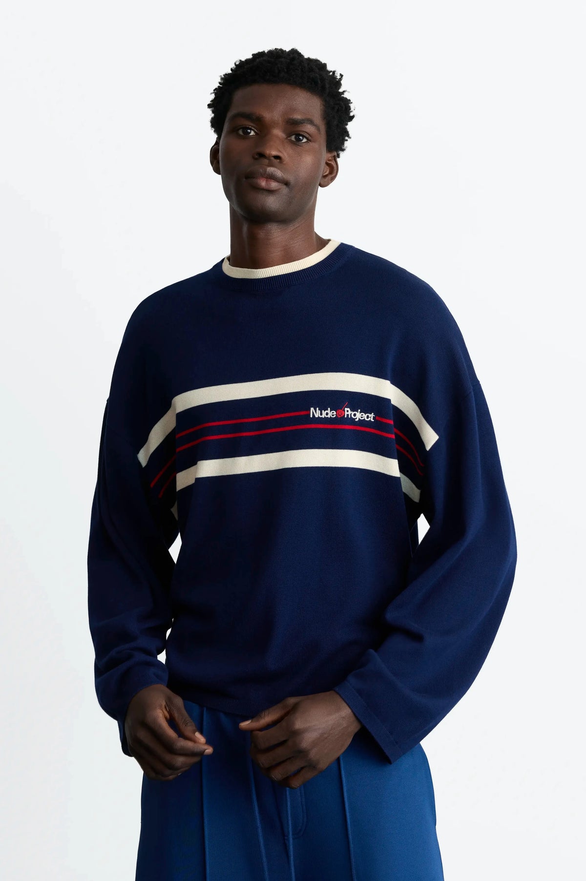 MAN [Model is 188 cm / 6’2” wearing size L]