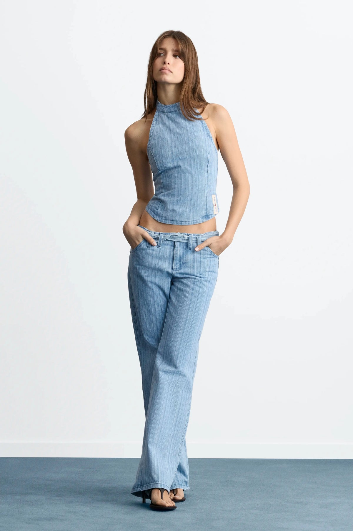 WOMAN [Model is 173 cm / 5’8” wearing size 36]