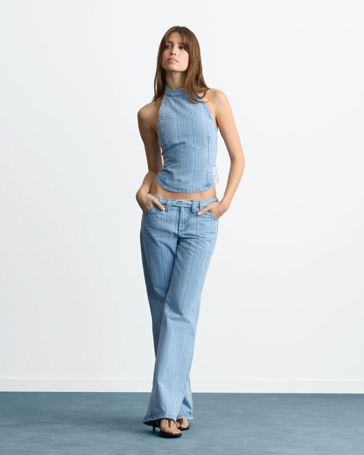 WOMAN [Model is 173 cm / 5’8” wearing size 36]