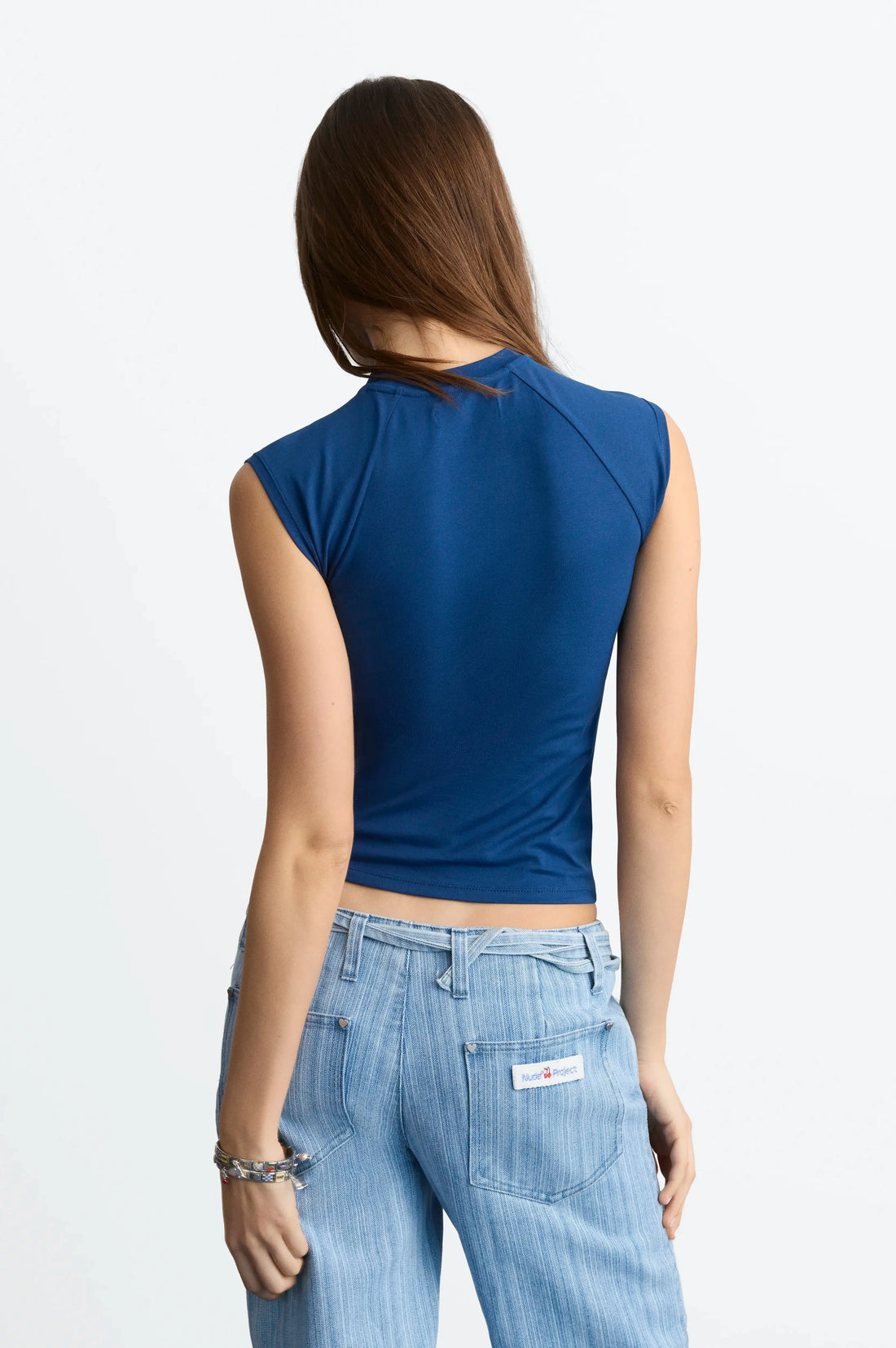WOMAN [Model is 173 cm / 5’8” wearing size S]