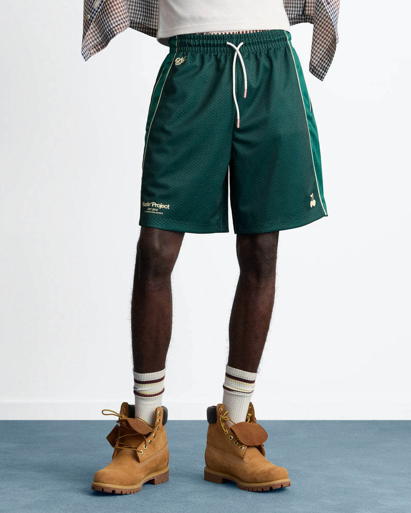 MAN [Model is 188 cm / 6’2” wearing size M]