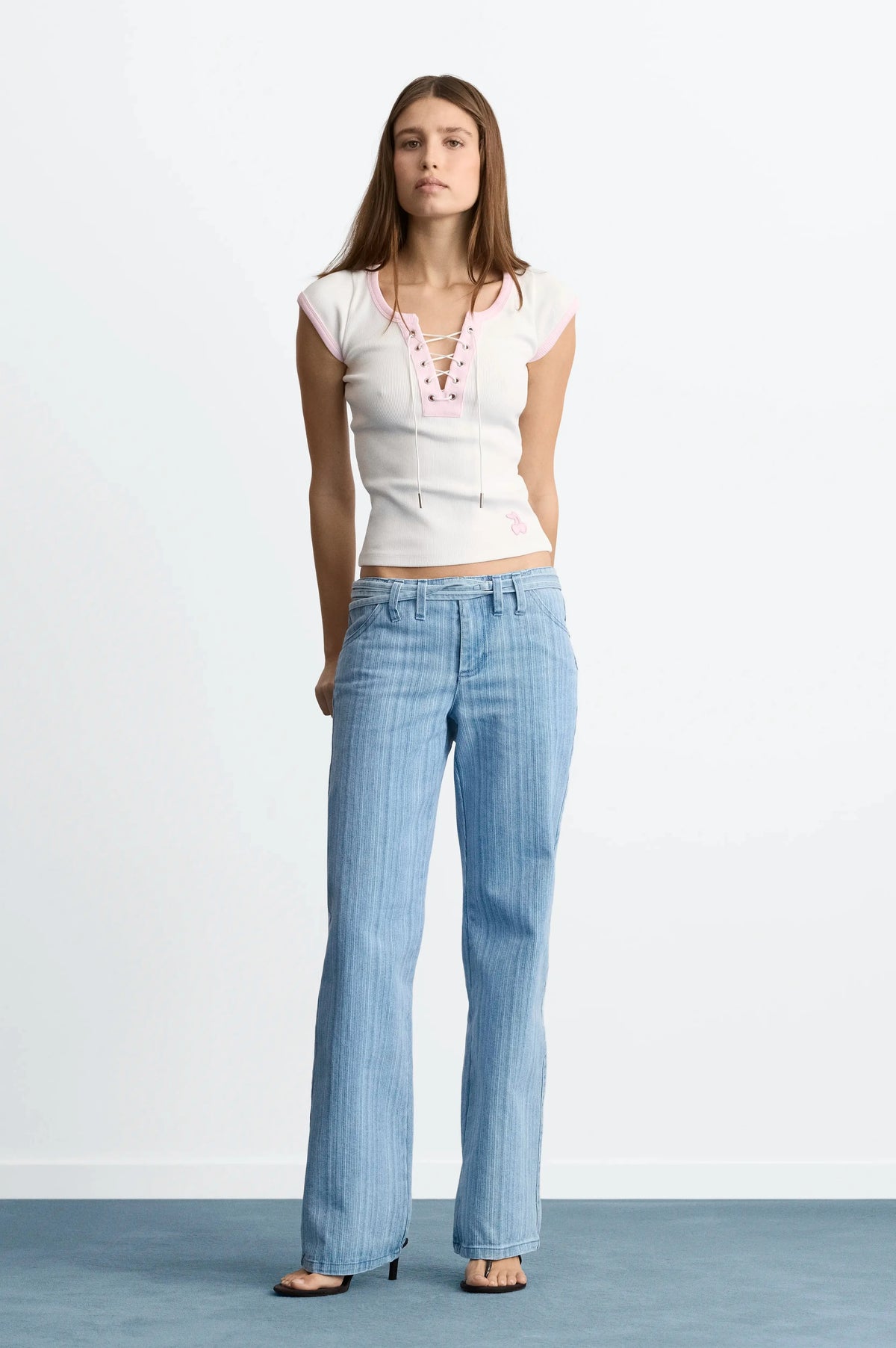 WOMAN [Model is 173 cm / 5’8” wearing size S]