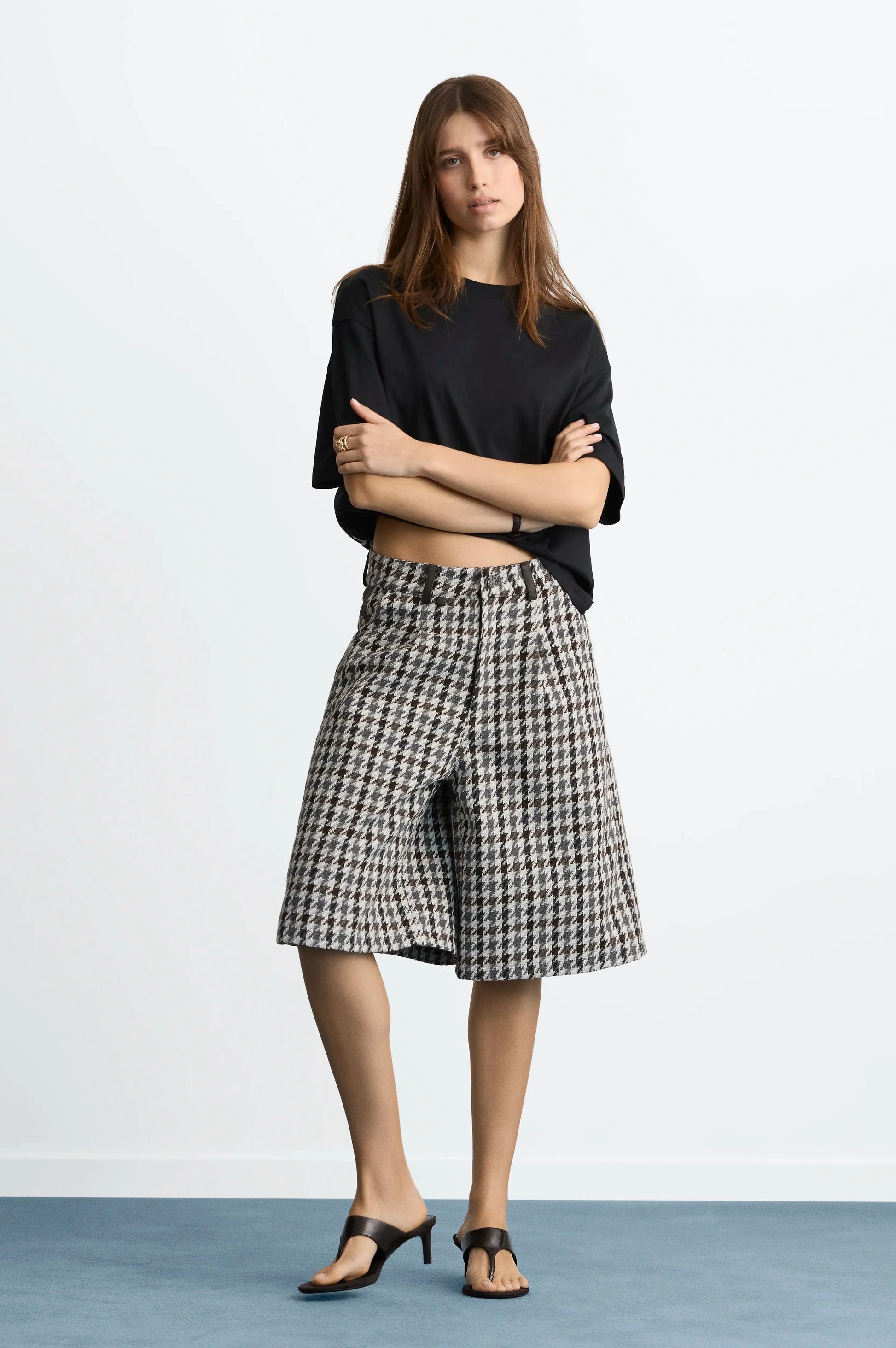 WOMAN [Model is 173 cm / 5’8” wearing size S]