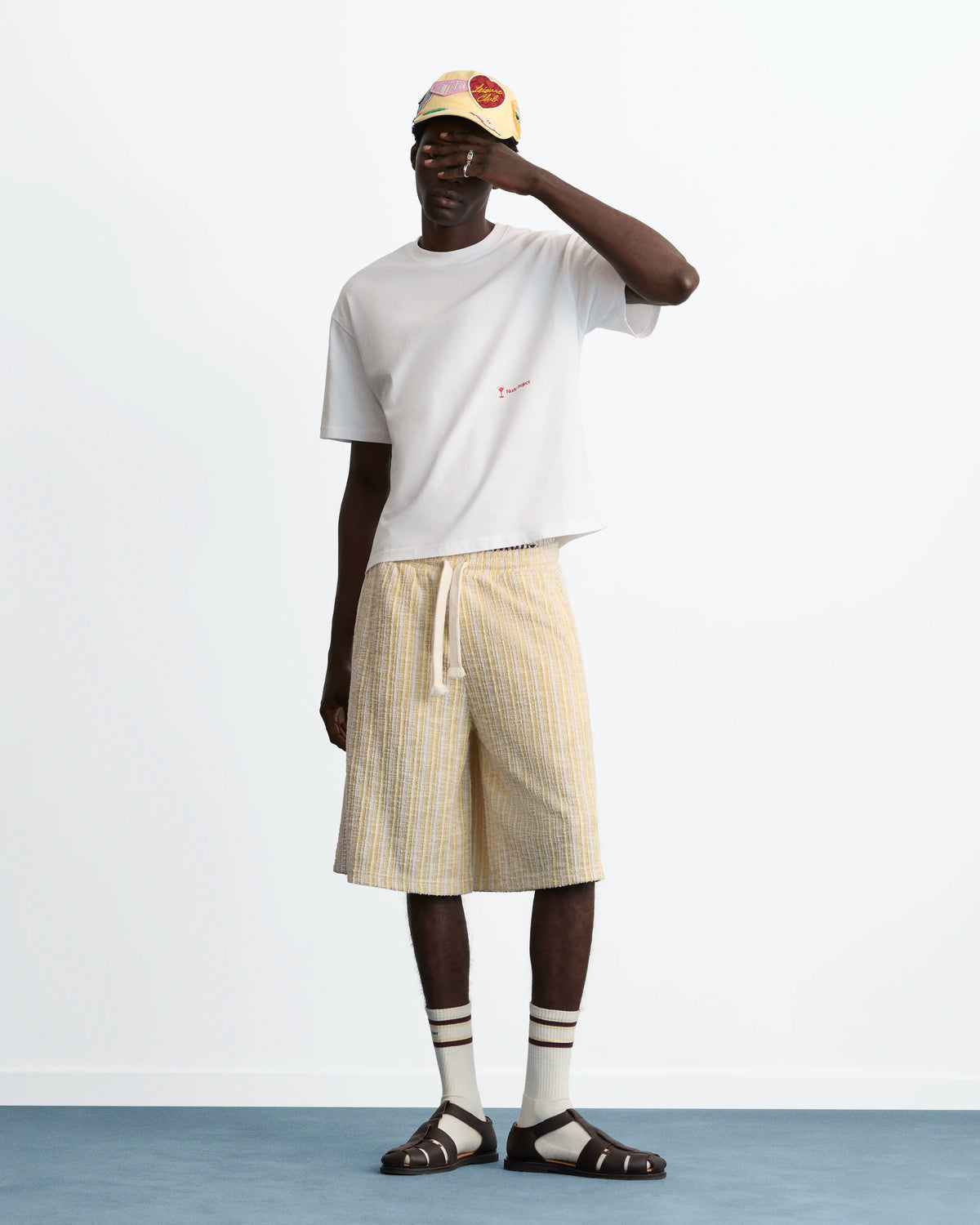 MAN [Model is 188 cm / 6’2” wearing size L]