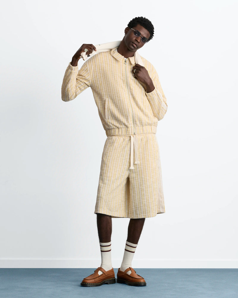 MAN [Model is 188 cm / 6’2” wearing size L]