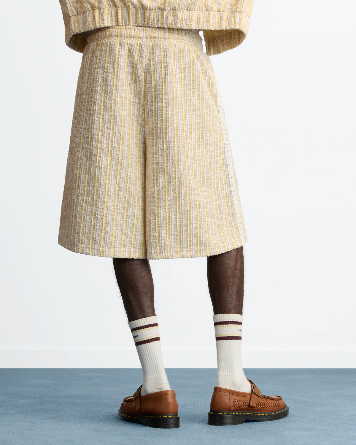 MAN [Model is 188 cm / 6’2” wearing size L]