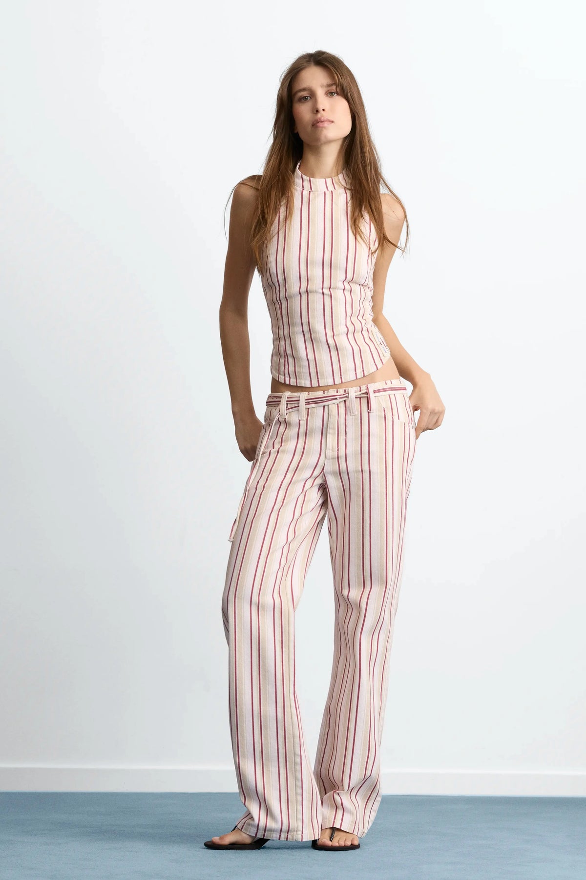 WOMAN [Model is 173 cm / 5’8” wearing size 36]