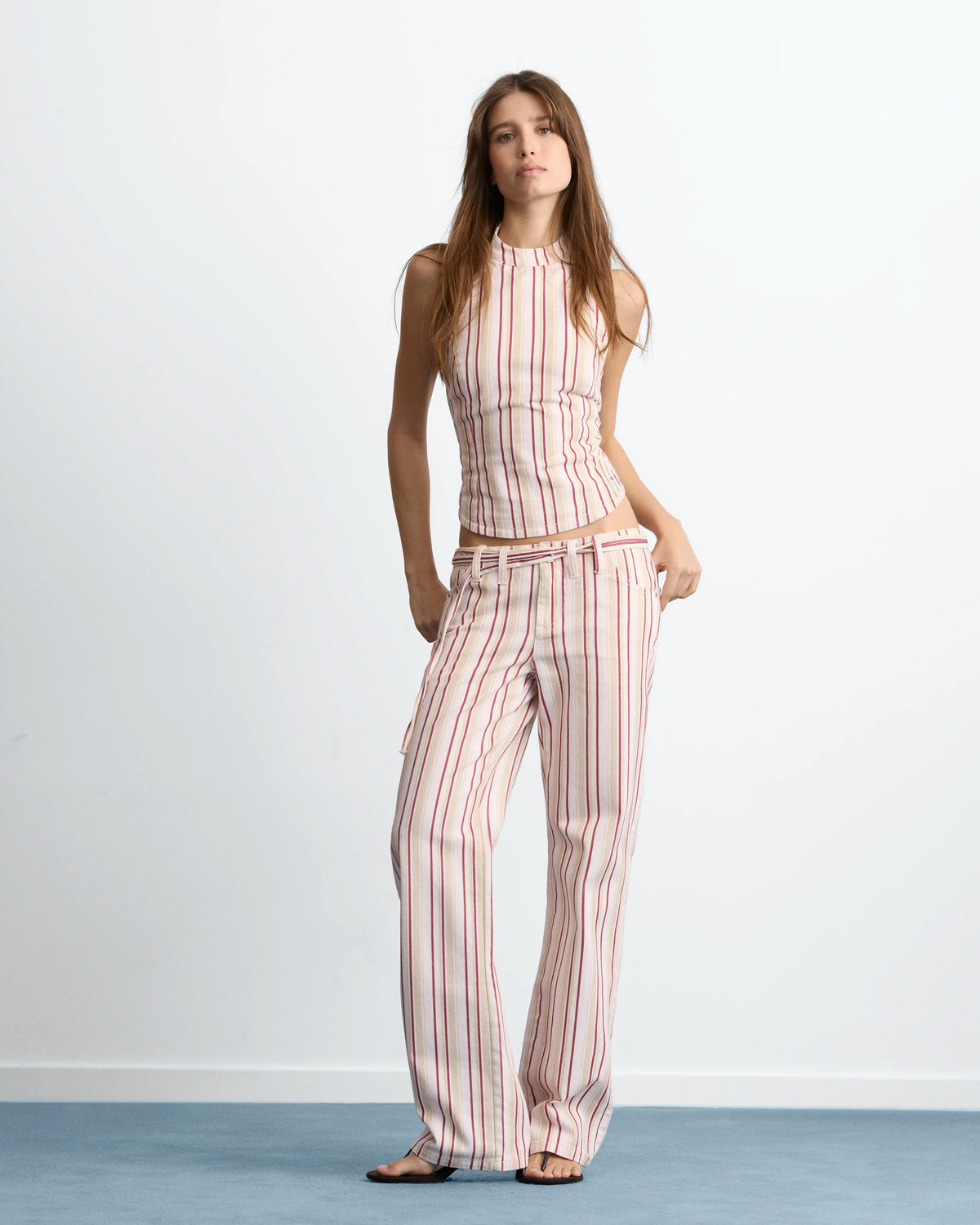 WOMAN [Model is 173 cm / 5’8” wearing size 36]