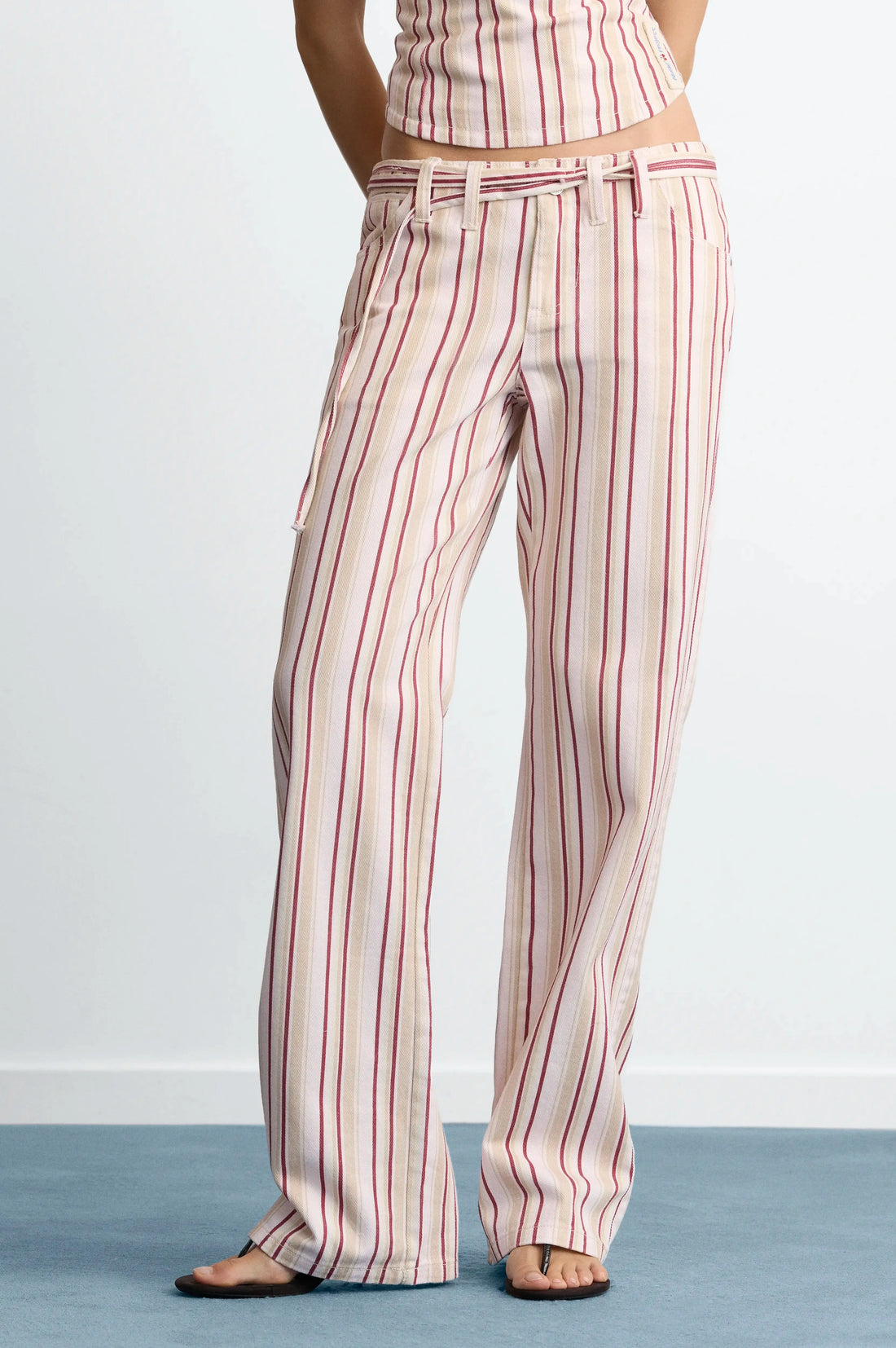 WOMAN [Model is 173 cm / 5’8” wearing size 36]