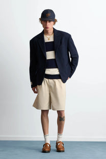 MAN [Model is 190 cm / 6’3” wearing size L]