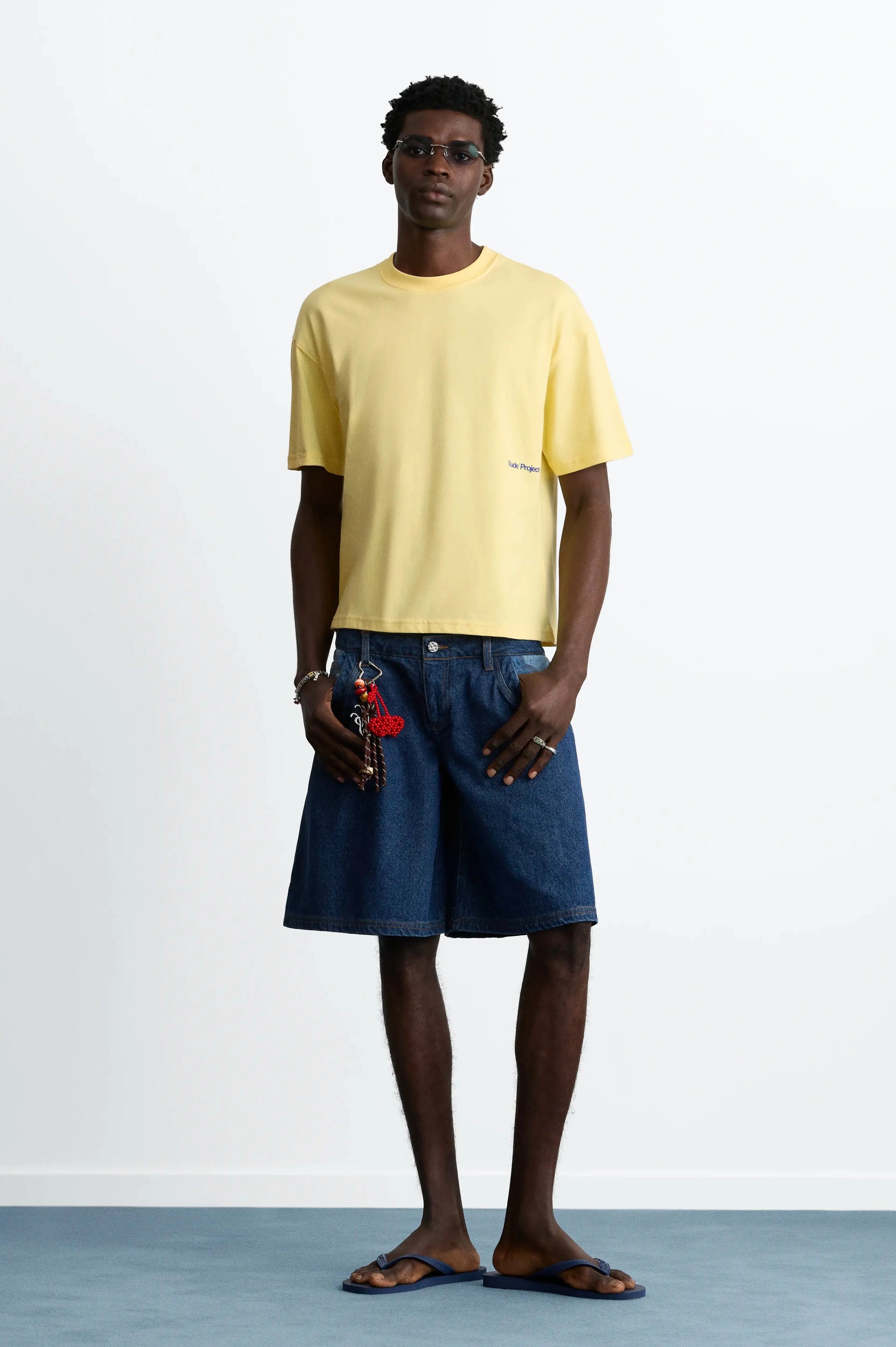 MAN [Model is 188 cm / 6’2” wearing size M]