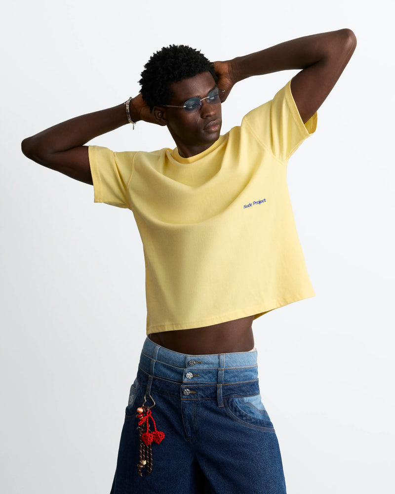 MAN [Model is 188 cm / 6’2” wearing size M]