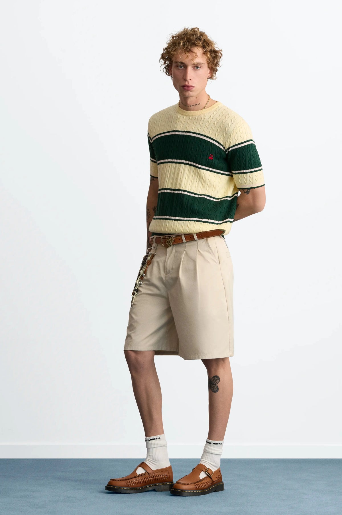 MAN [Model is 190 cm / 6’3” wearing size L]
