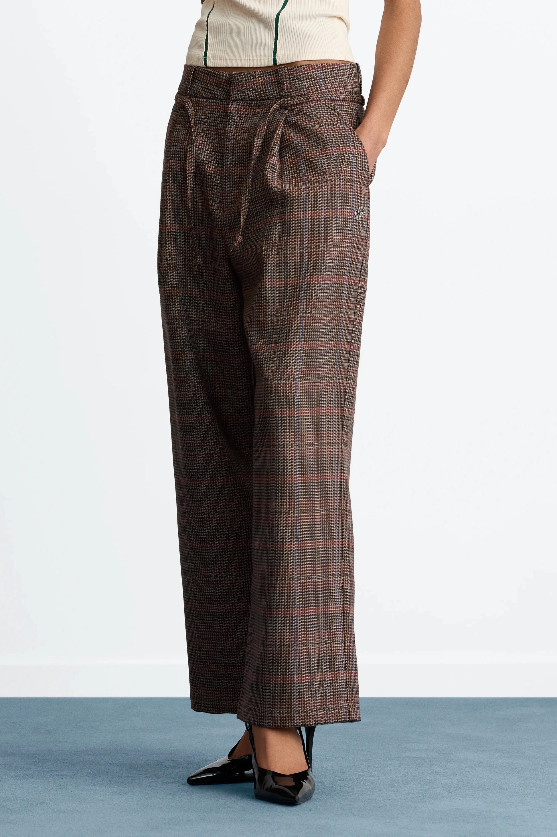 WOMAN [Model is 177 cm / 5’10” wearing size S]